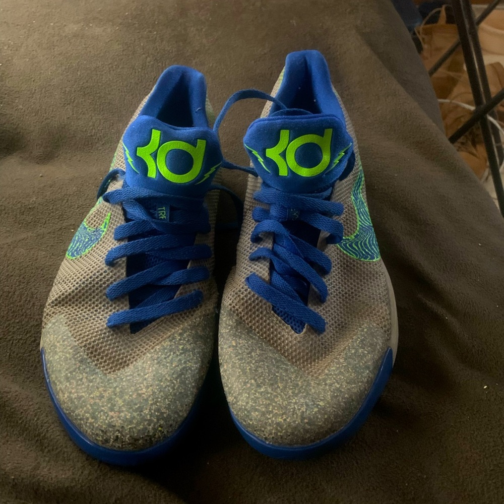 Gently used Nike KD’s II. Size US 10.5. Kevin Durant Shoes Blue and green